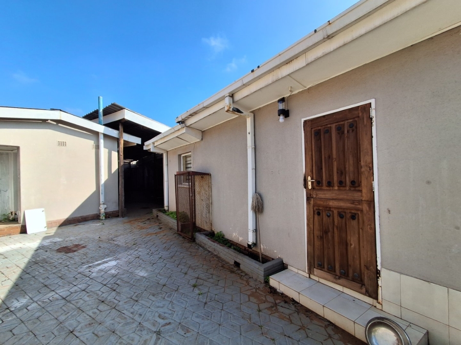5 Bedroom Property for Sale in Manzil Park North West